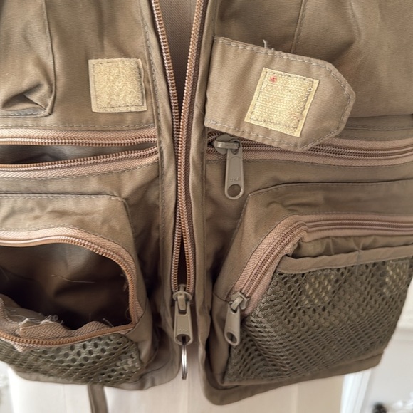 Orvis Made in USA Sporting Vest - Picture 7 of 13